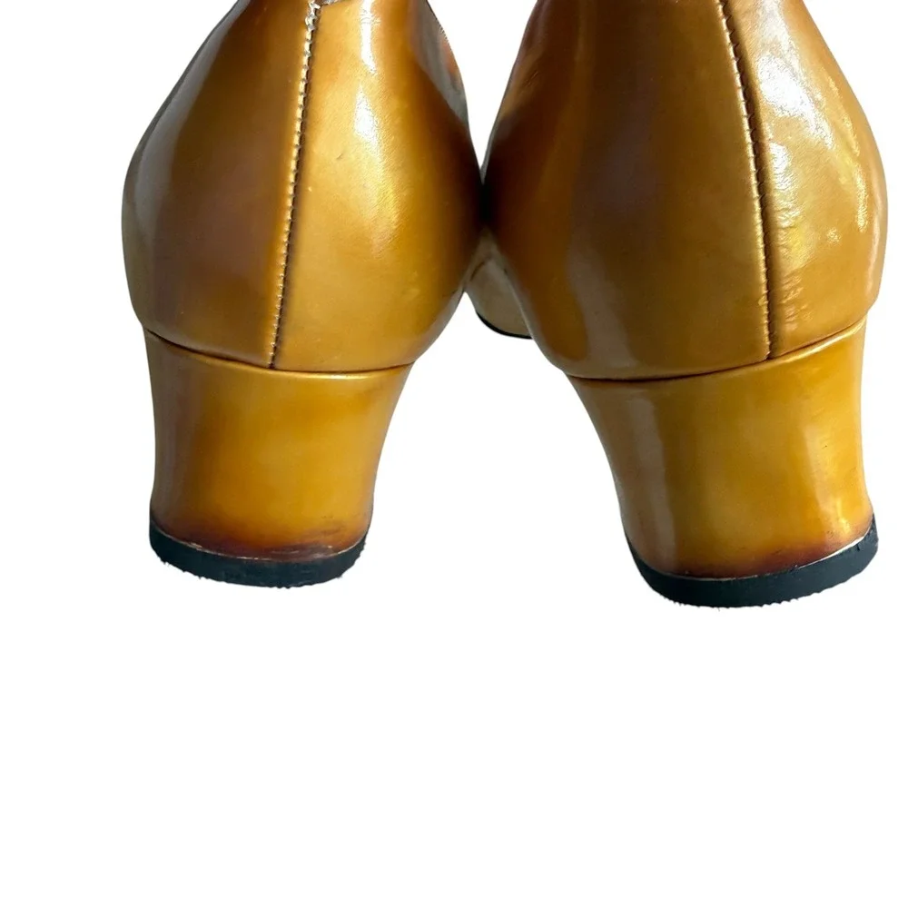 CHANEL vintage cap‎ toe low heels 8